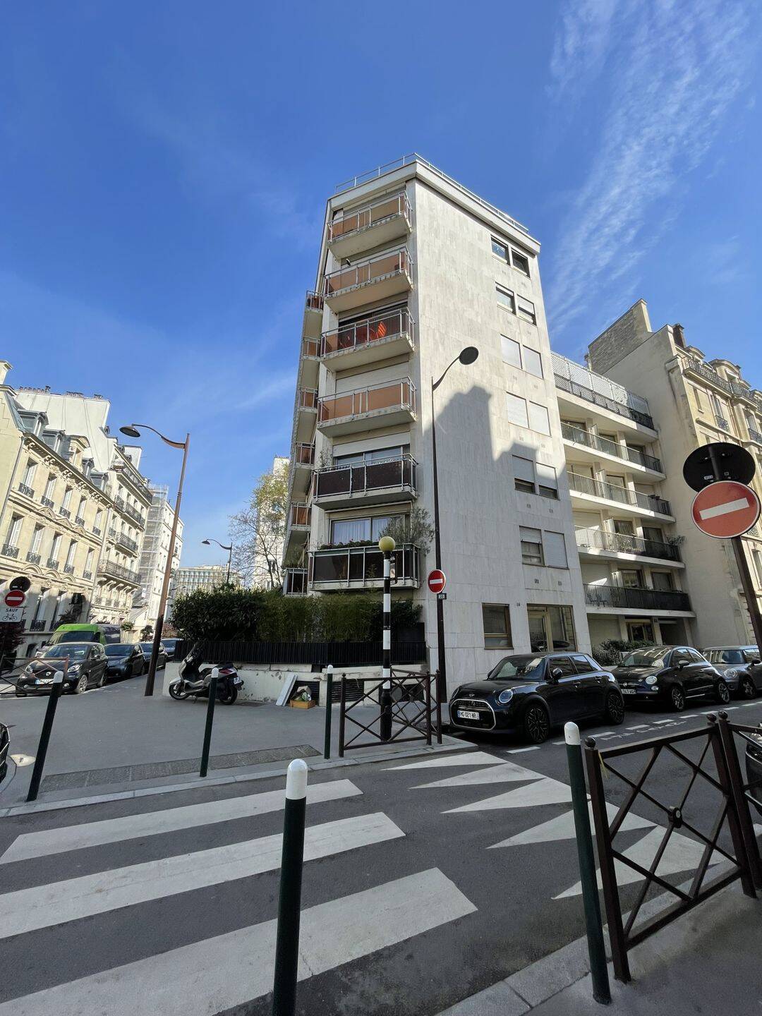 Appartement 1 pièce 24 m² · à Neuilly-sur-Seine · 23,6 m² · 1 090 €