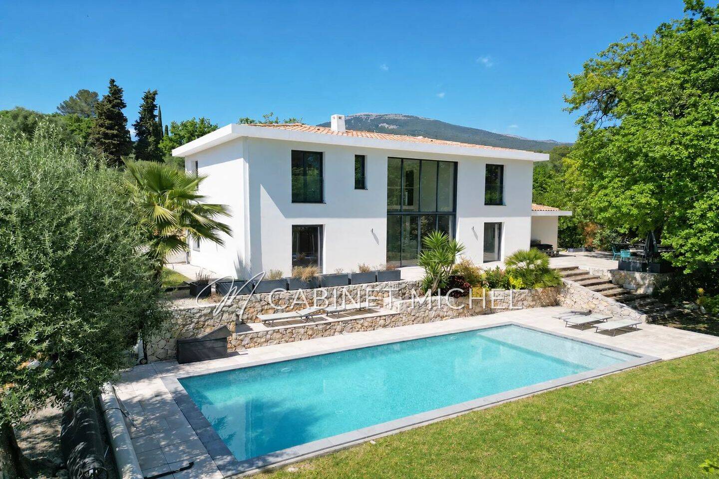 Maison 6 pièces 174 m² · à Roquefort-les-Pins · 173,8 m² · 1 490 000 €