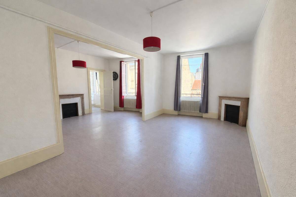 Appartement 5 pièces 107 m² · à Nevers · 107 m² · 111 000 €