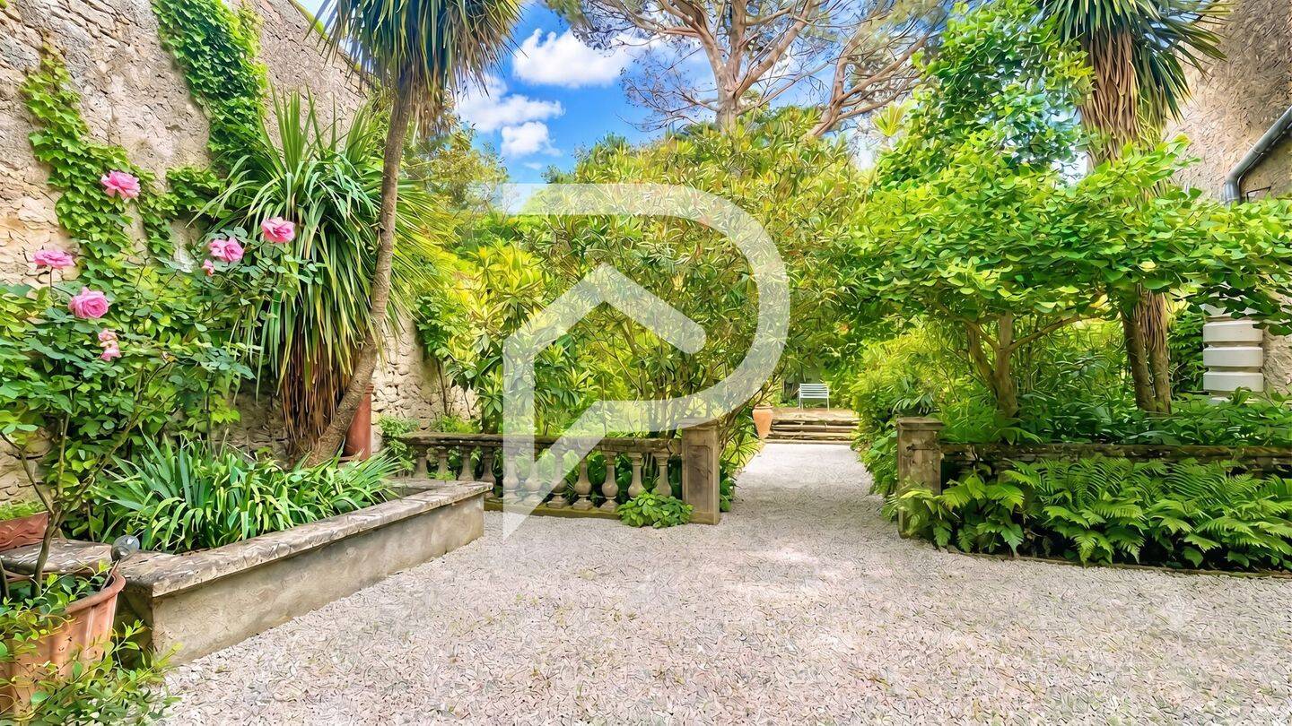 Maison 8 pièces 250 m² · à Mazamet · 250 m² · 265 000 €