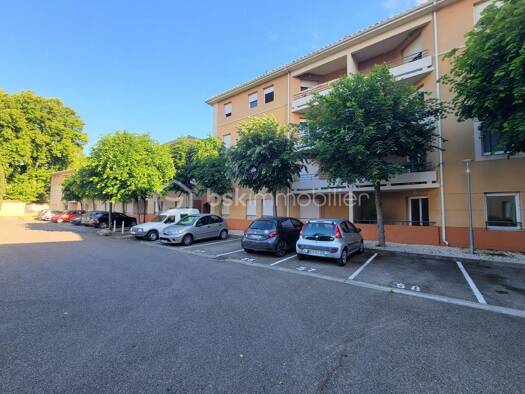 Appartement à vendre 89 000 € 2 pièces 1 chambre 49,1 m² RDC/2 Saint Veran-Marsillargues Avignon 84000