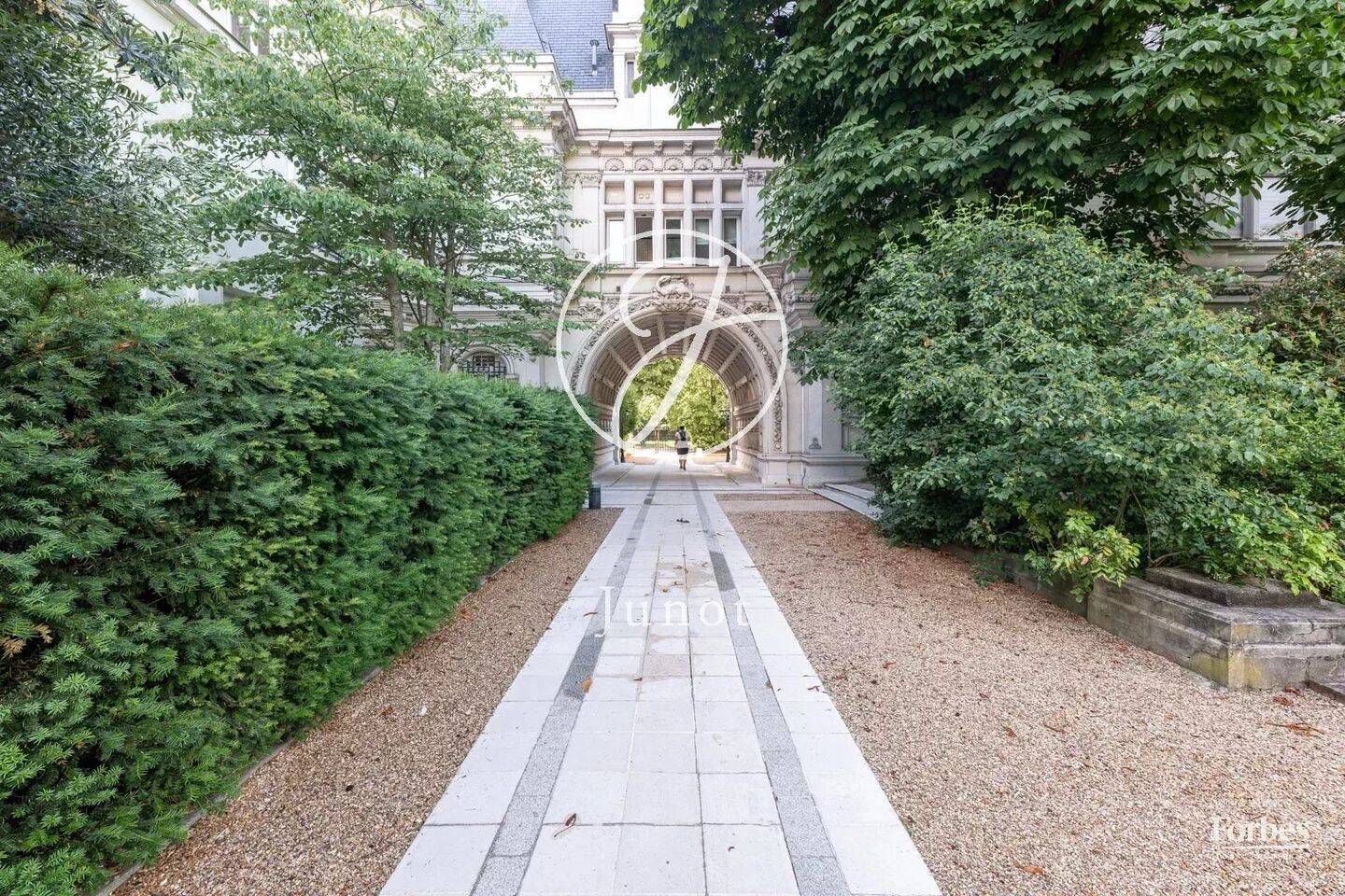 Appartement 2 pièces 51 m² · à Neuilly-sur-Seine · 51,4 m² · 1 965 €/mois