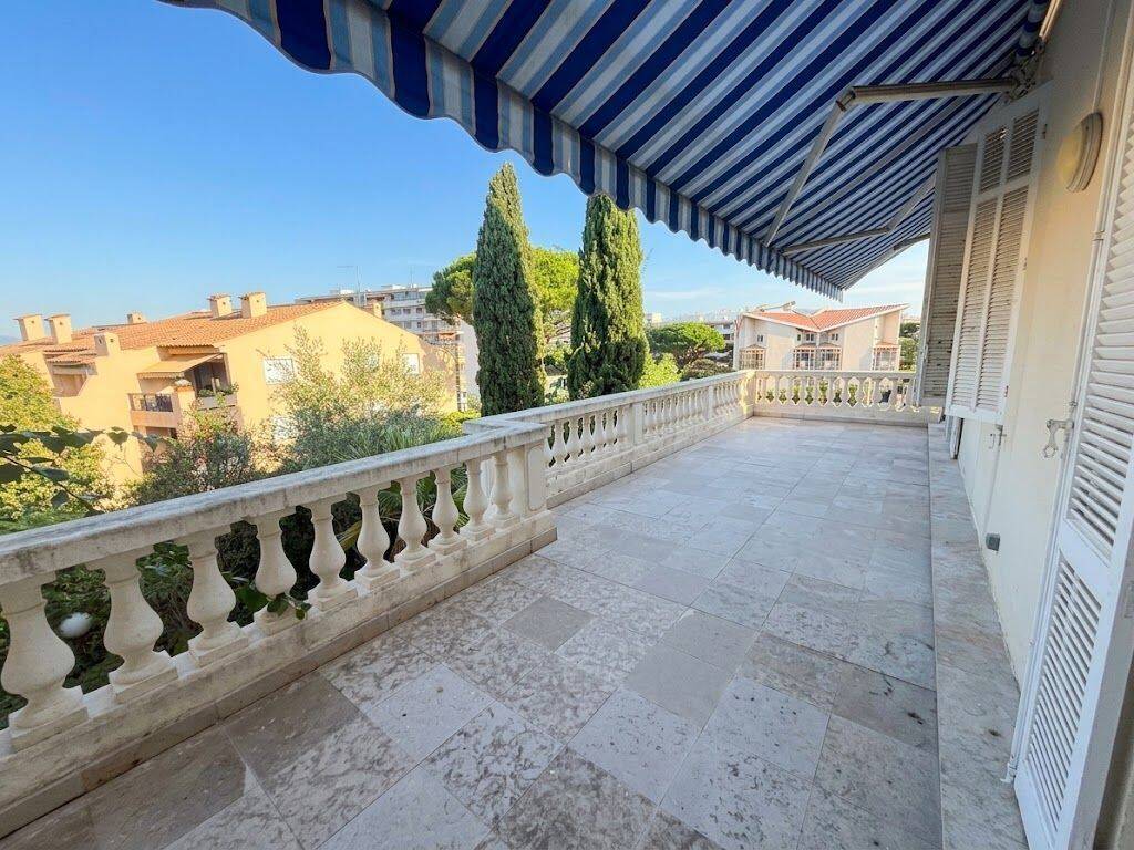 Appartement 3 pièces 125 m² · à Cannes · 125 m² · 2 500 €/mois