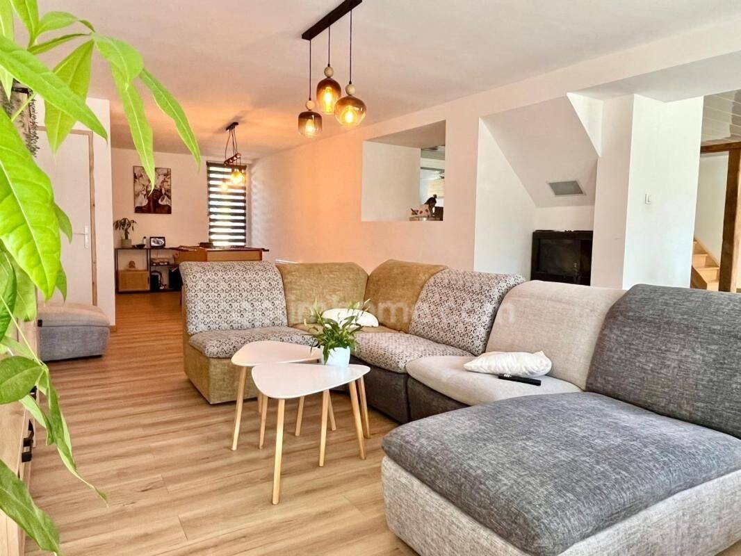Maison 7 pièces 213 m² · à Moulins-Saint-Hubert · 213 m² · 154 000 €