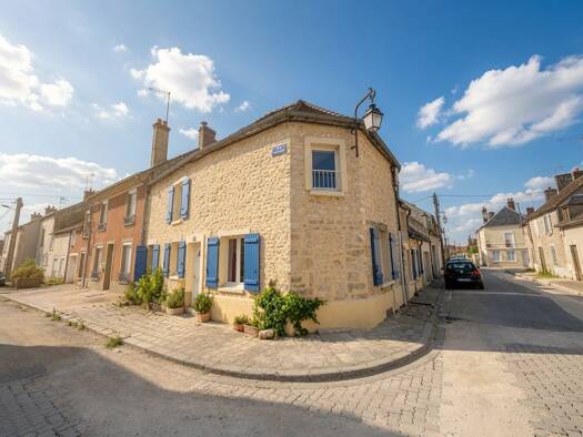 Maison à vendre 189 000 € 5 pièces 3 chambres 133 m² 151 m² de terrain Château-Landon 77570