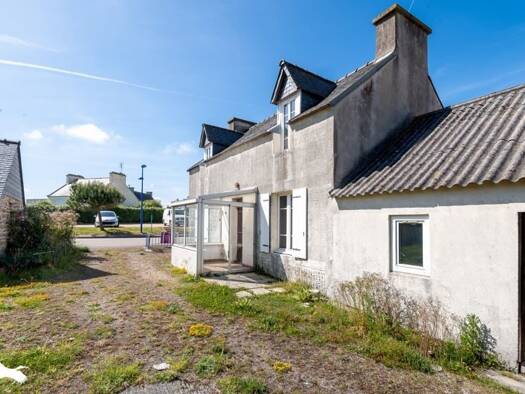 Maison à vendre 234 300 € 3 pièces 2 chambres 71 m² 390 m² de terrain Plouescat 29430