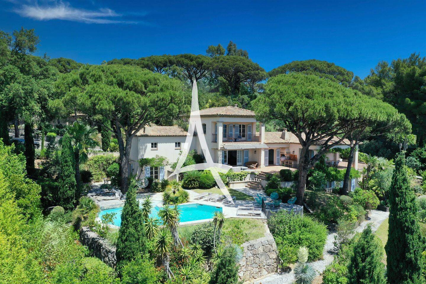 Maison 8 pièces 270 m² · à La Croix-Valmer · 270 m² · 5 800 000 €