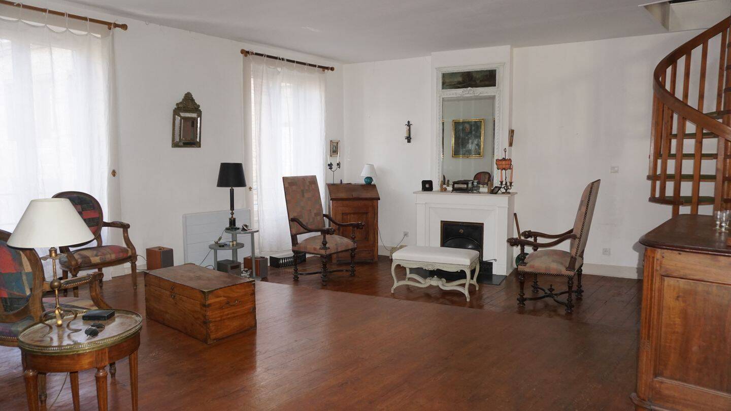 Appartement 4 pièces 94 m² · à Saint-Étienne · 93,6 m² · 90 000 €