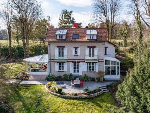 Maison à vendre 1 045 000 € 9 pièces 6 chambres 275 m² 7 020 m² de terrain Luzarches 95270