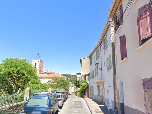 Studio à louer - logement étudiant 445 € 1 pièce 24 m² Étage 1/2 Le Village La Garde 83130