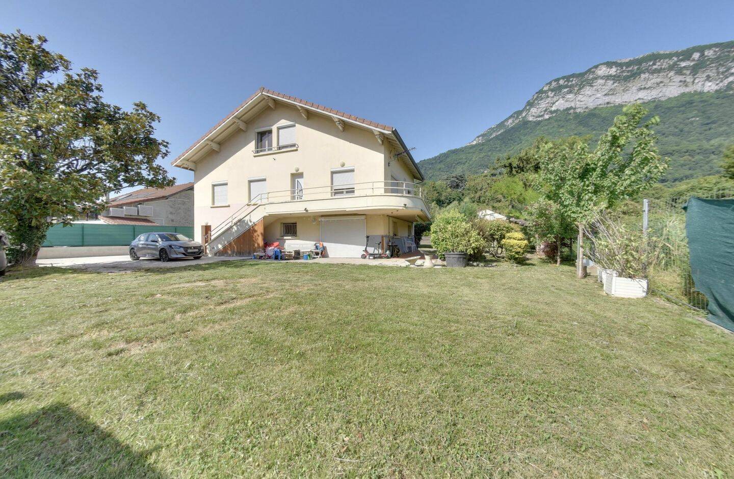Maison 8 pièces 228 m² · à Fontanil-Cornillon · 227,7 m² · 550 000 €
