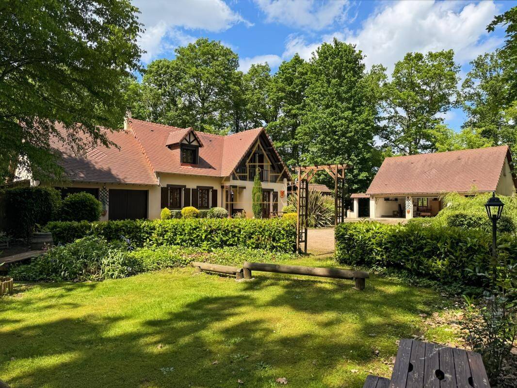 Maison 6 pièces 122 m² · à Mandres · 122 m² · 349 000 €