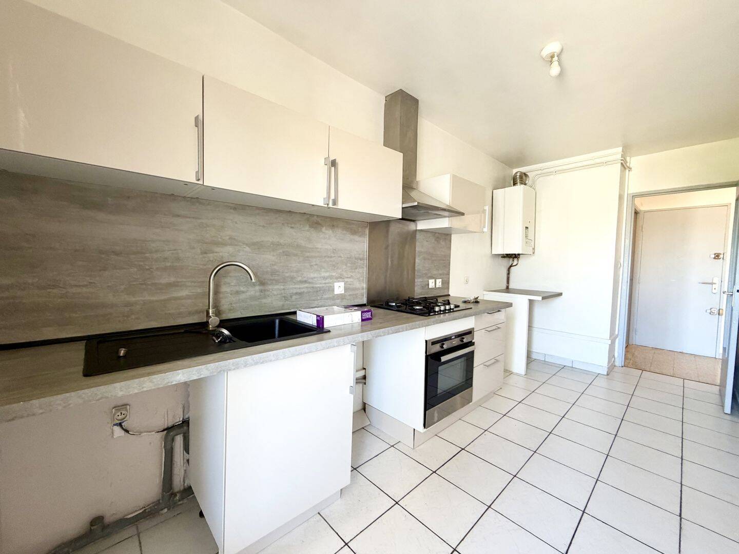 Appartement 1 pièce 84 m² · à Nîmes · 84 m² · 928 €/mois
