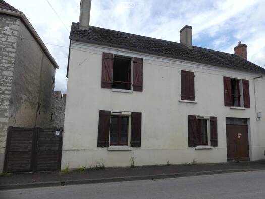 Maison à vendre 121 600 € 4 pièces 3 chambres 130 m² 600 m² de terrain Sceaux-du-Gâtinais 45490