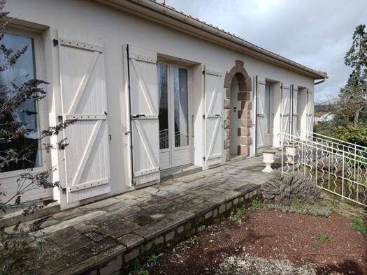 Maison à vendre 395 000 € 5 pièces 4 chambres 128 m² 6 390 m² de terrain Antigny 85120