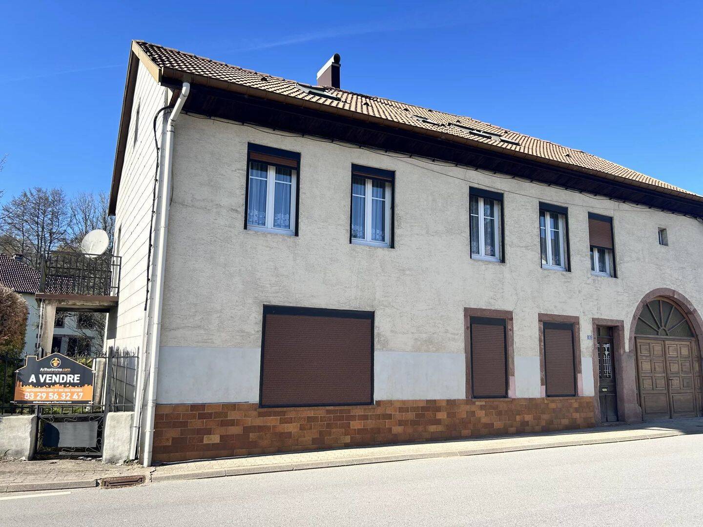 Maison 10 pièces 244 m² · à Provenchères-Et-Colroy · 243,6 m² · 170 000 €