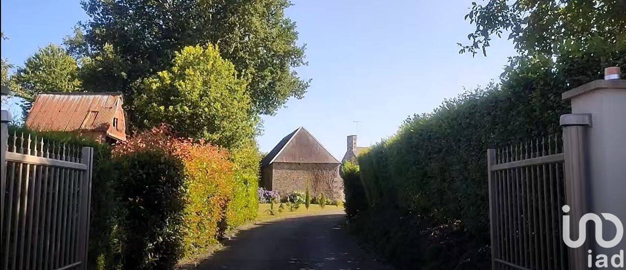 Maison 8 pièces 288 m² · à Isigny-le-Buat · 288 m² · 498 900 €