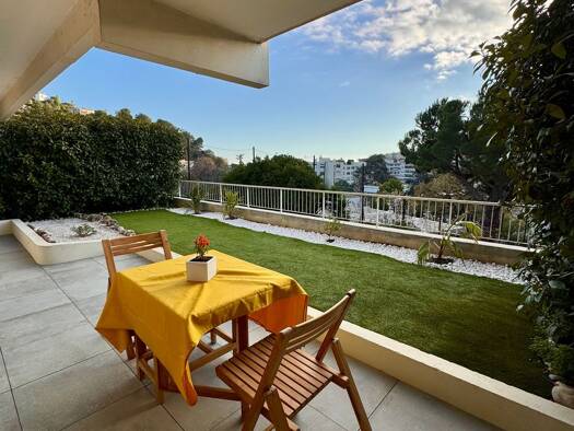 Appartement à louer 1 450 € 2 pièces 1 chambre 53 m² RDC/4 Val Fleuri-Montaleigne Cagnes-sur-Mer 06800