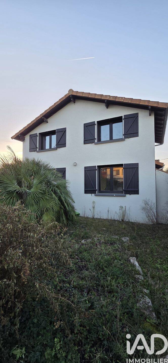 Maison 7 pièces 165 m² · à Cholet · 165 m² · 239 000 €