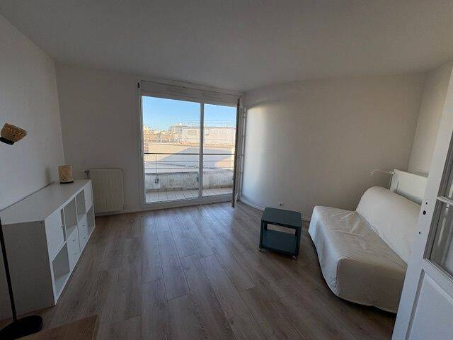 Appartement 1 pièce 25 m² · à Courbevoie · 24,7 m² · 936 €