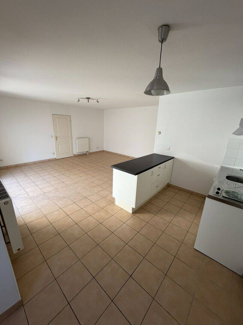 Appartement 2 pièces 57 m² · à Salon-de-Provence · 57,4 m² · 909 €/mois