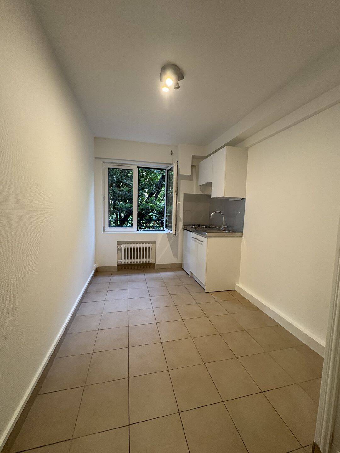 Appartement 1 pièce 9 m² · à Neuilly-sur-Seine · 9,3 m² · 500 €