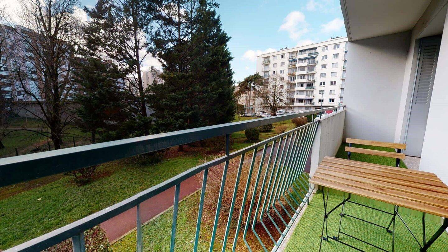 Room in Rue Victor Basch, Villeurbanne for 88 m² with 5 bedrooms — 7