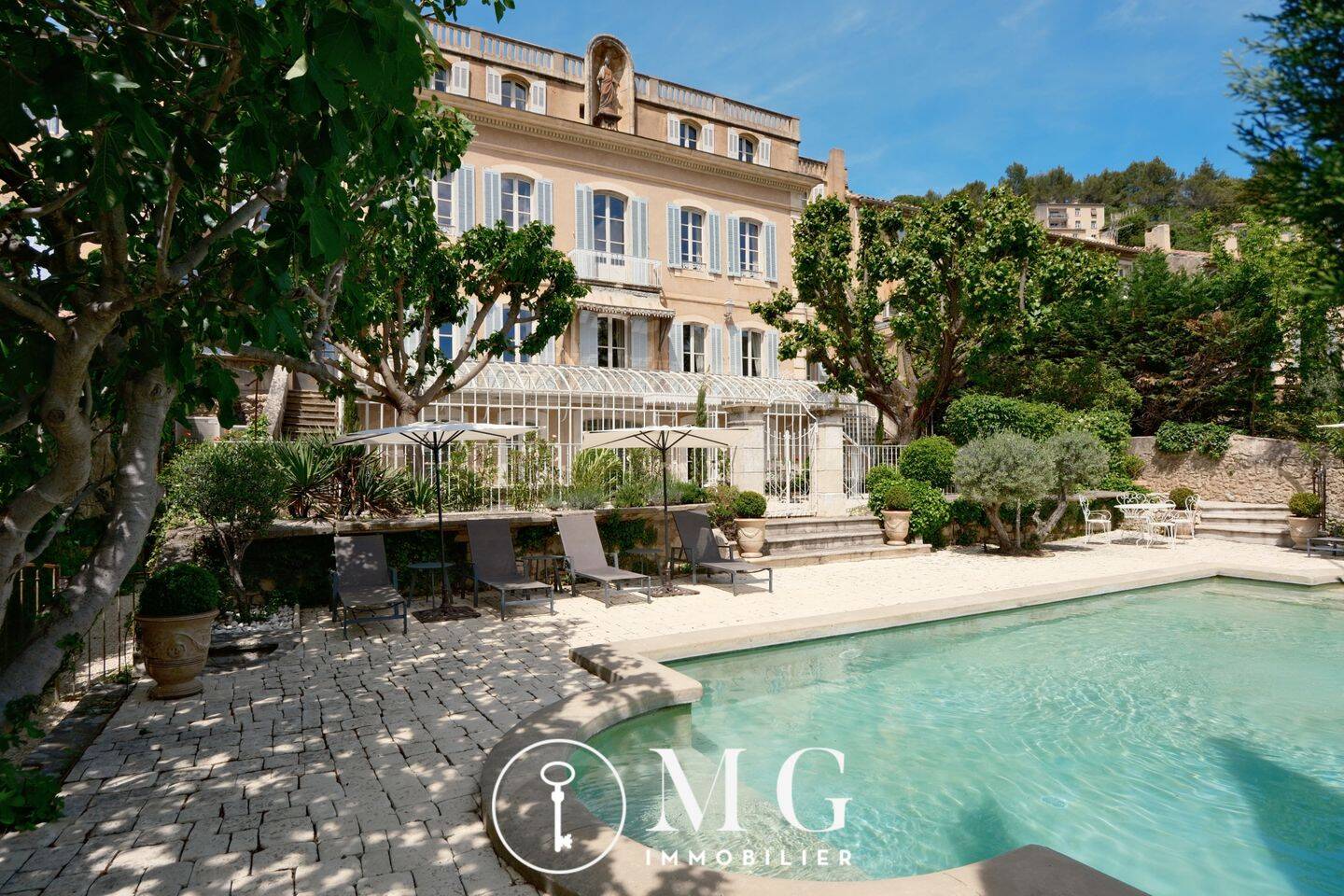 Maison 16 pièces 480 m² · à Apt · 480 m² · 1 690 000 €