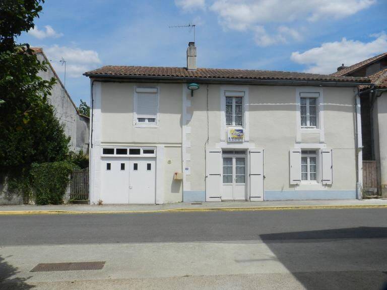 MAISON DE VILLE à MONTEMBOEUF