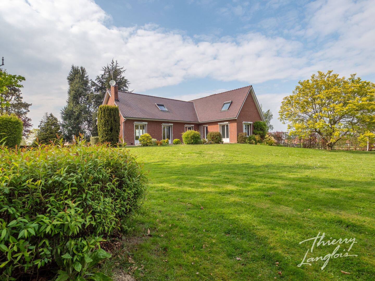 Maison 9 pièces 225 m² · à Genech · 225 m² · 699 341 €