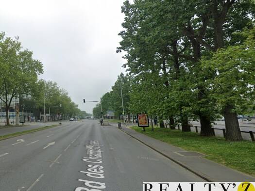 Boutique à louer 9 774 € 2 pièces 690 m² de surface de vente Canal Évry-Courcouronnes 91080