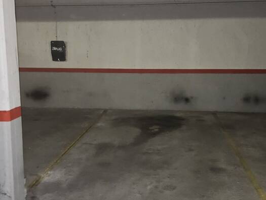 Parking à vendre 11 000 € 12 m² La Verboise Garches 92380