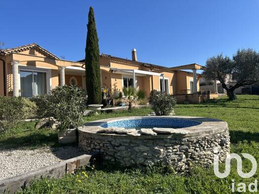 Maison de plain-pied à vendre 510 000 € 7 pièces 6 chambres 205 m² 1 193 m² de terrain Montfrin 30490