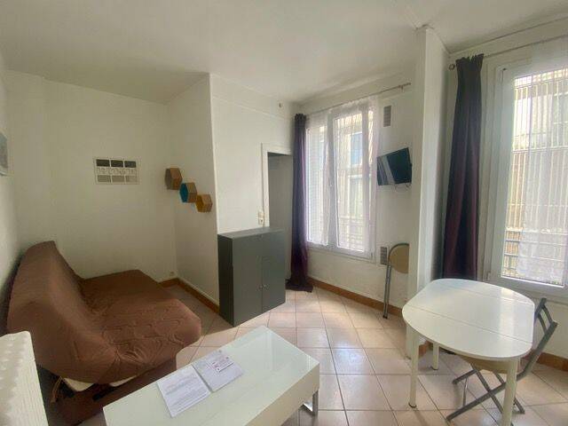 Appartement 1 pièce 17 m² · à Paris 15ème Arrondissement · 17 m² · 950 €