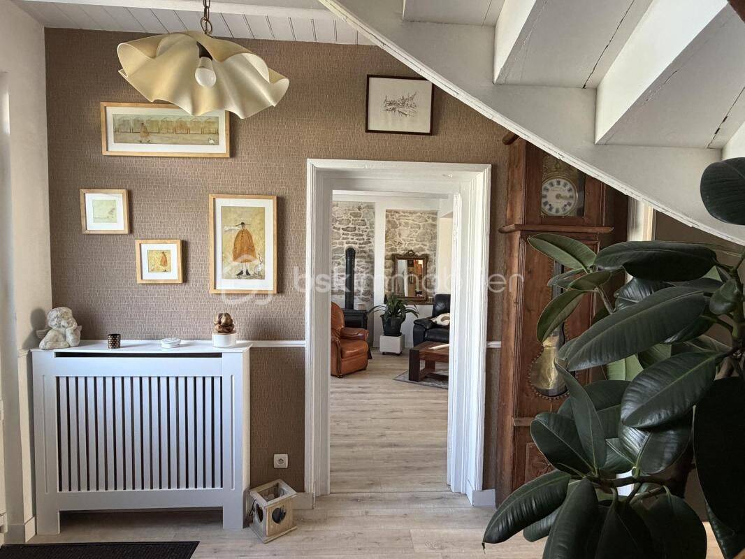 Maison 4 pièces 141 m² · à Plomodiern · 141 m² · 230 000 €