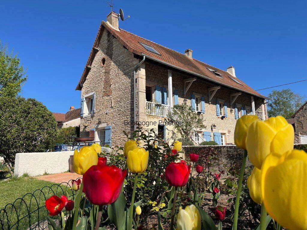 Maison 6 pièces 190 m² · à Saint-Gengoux-le-National · 190 m² · 398 000 €