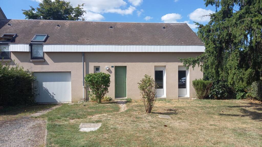 Maison à vendre 67 000 € 3 pièces 2 chambres 77 m² 445 m² de terrain Veuil 36600