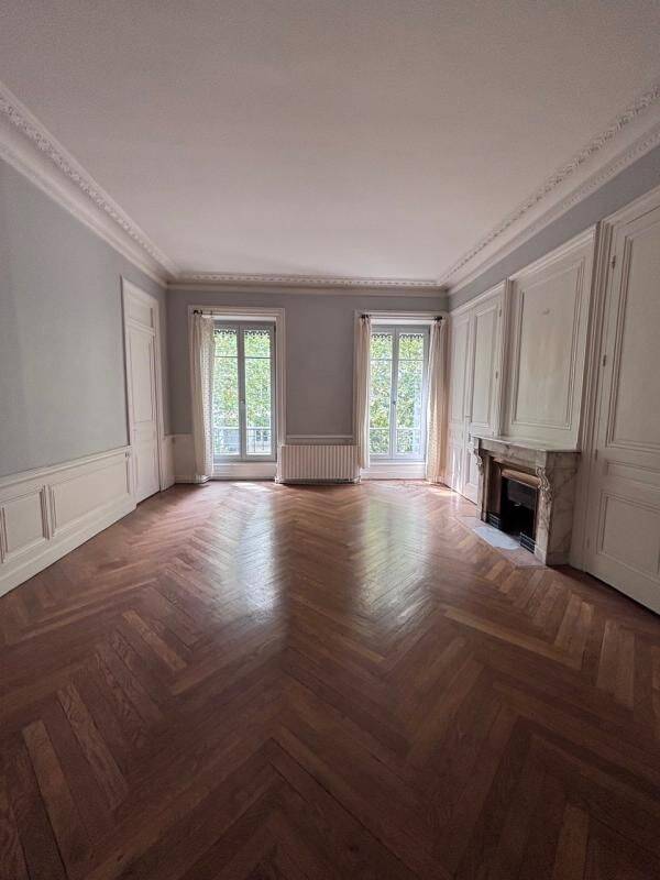 Appartement 4 pièces 128 m² · à Lyon 6ème Arrondissement · 128 m² · 2 055 €