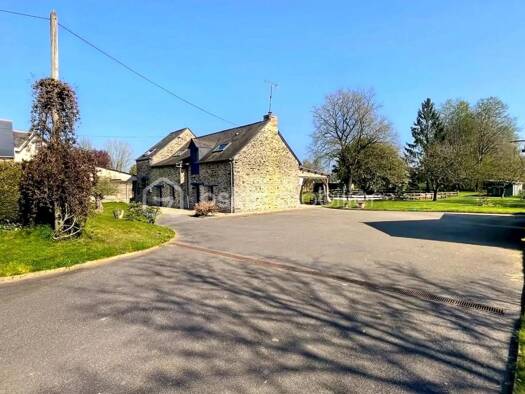 Maison à vendre 335 000 € 7 pièces 4 chambres 126 m² 2 720 m² de terrain La Motte-Saint Etienne Vitré 35500