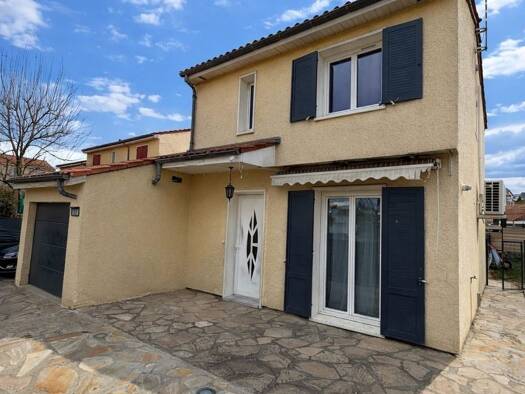 Maison à vendre 289 500 € 6 pièces 4 chambres 112 m² 500 m² de terrain La Pradelle Pont-du-Château 63430