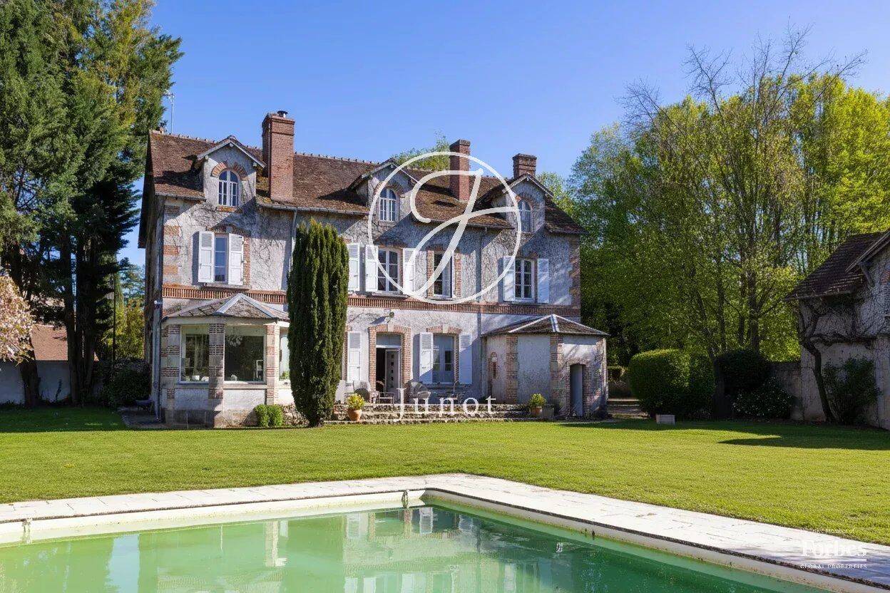 Maison 18 pièces 36 m² · à Bourges · 36 m² · 1 263 000 €