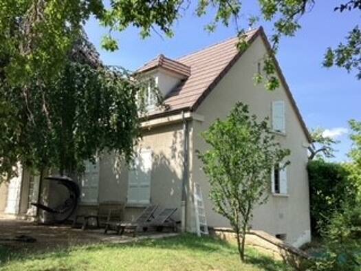 Maison à vendre 295 000 € 7 pièces 5 chambres 202 m² 1 681 m² de terrain Sud Châtenoy-le-Royal 71880