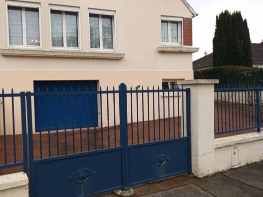 Pavillon à vendre 245 000 € 5 pièces 4 chambres 95 m² 529 m² de terrain Rechèvres-Bas Menus-Boulevard Chartres 28000