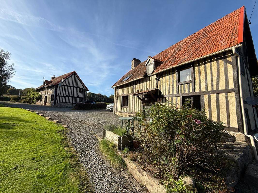Maison 8 pièces 208 m² · à Isigny-le-Buat · 208 m² · 313 000 €