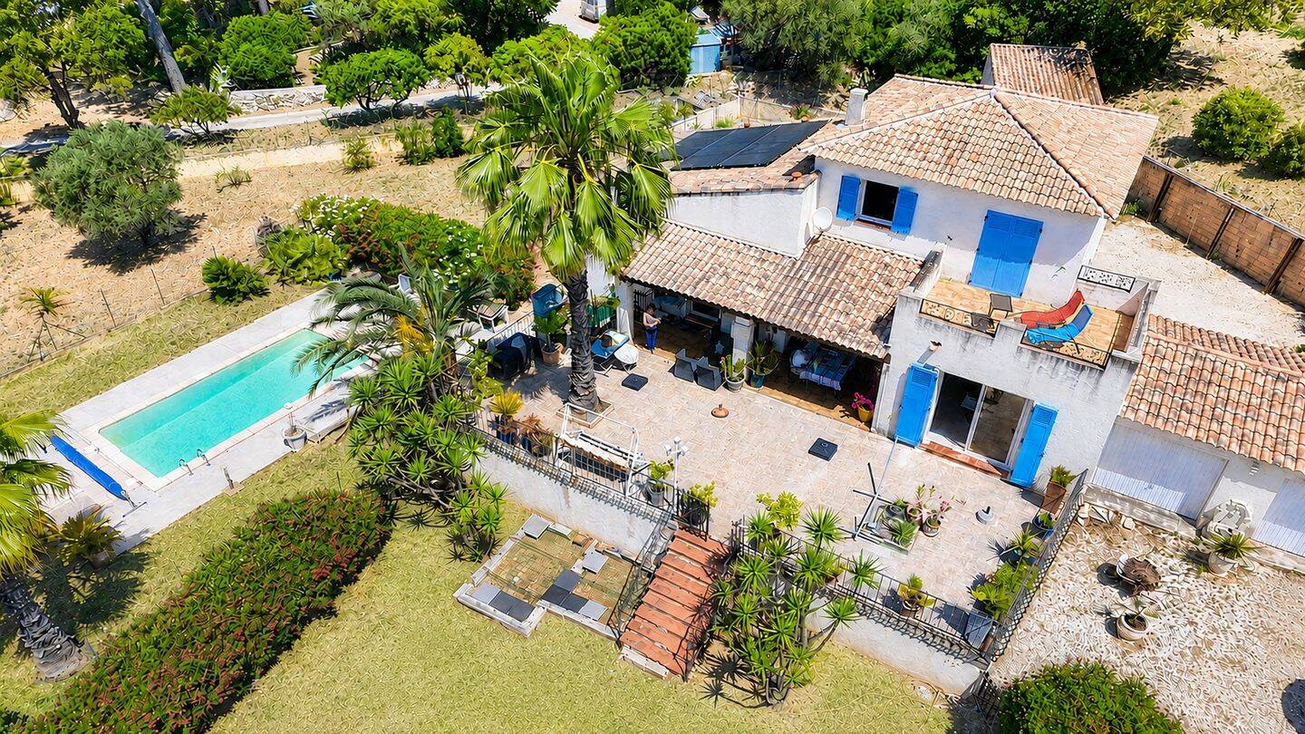 Maison 6 pièces 150 m² · à Carnoules · 150 m² · 495 000 €