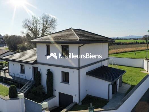 Maison à vendre 750 000 € 8 pièces 5 chambres 271 m² 680 m² de terrain Mionnay 01390