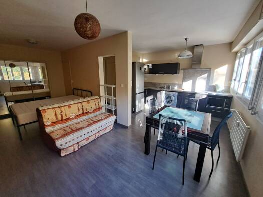 Appartement à louer 575 € 1 pièce 32,5 m² Étage 3/6 Royat 63130