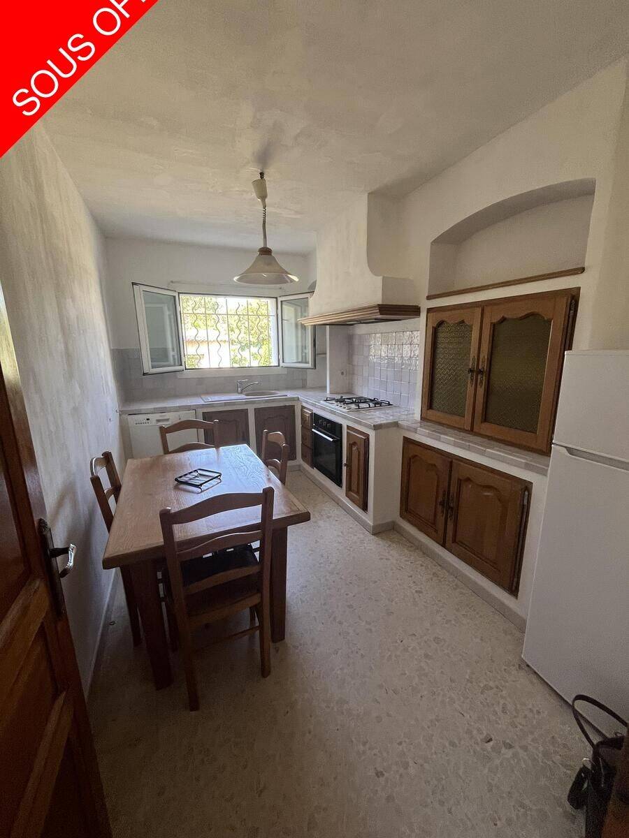 L'agence VIA IMMOBILIER vous propose :<br>Une maison de plain pi