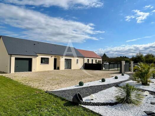 Maison de plain-pied à vendre 329 000 € 5 pièces 3 chambres 122 m² 911 m² de terrain Contres 41700