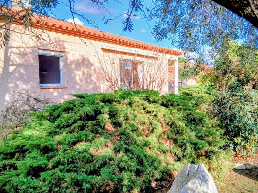 Maison de plain-pied à vendre 345 000 € 4 pièces 2 chambres 105 m² 800 m² de terrain Ouest Le Soler 66270